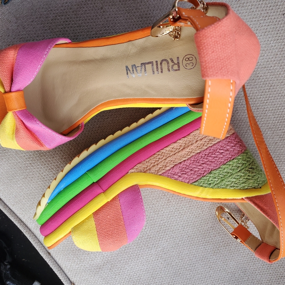 Shoes - Picture 3 of 7